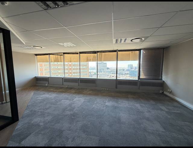89M² BUILDING TO LET IN CAPE TOWN CITY CENTRE